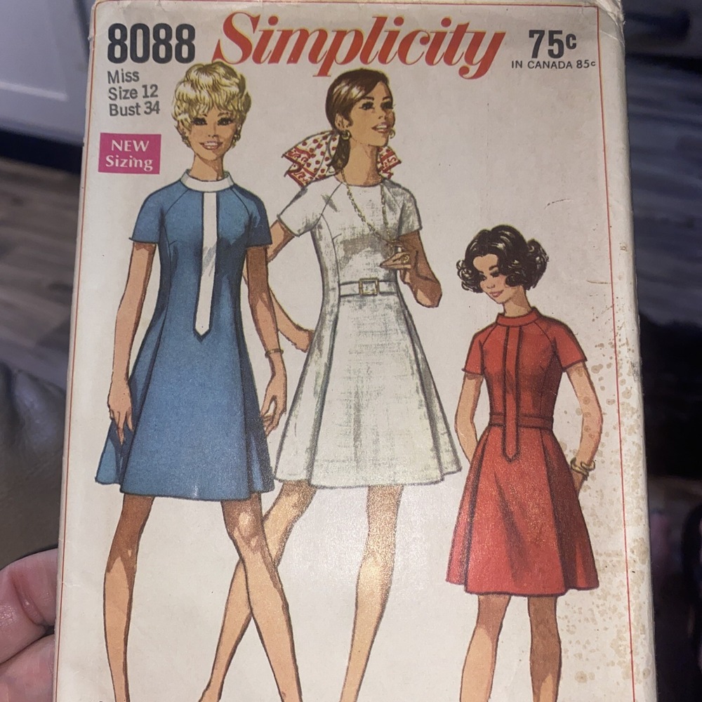 Simplicity 8088 Vintage 1969 Princess Seam Dress Sewing Pattern Miss 12 Bust 34